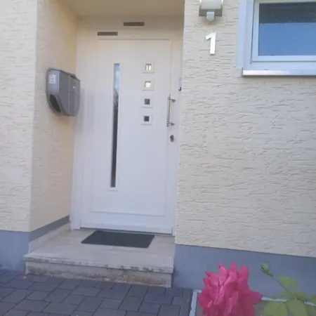 לינה וארוחת בוקר Privates Bnb Koeln Zuendorf 3*